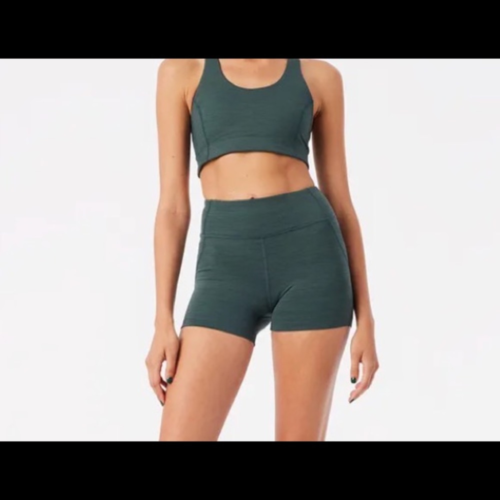 Outdoor Voices Move Free 3.5” Shorts